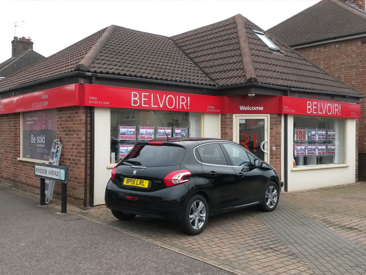 Estate agent signage