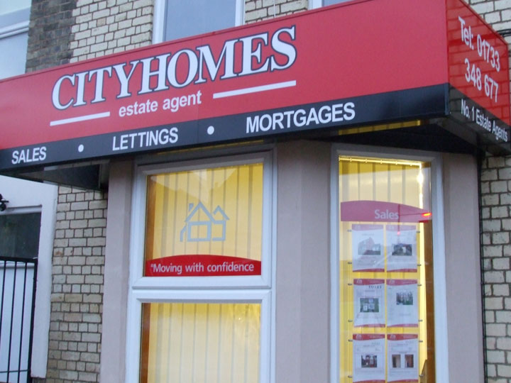Estate agent signage