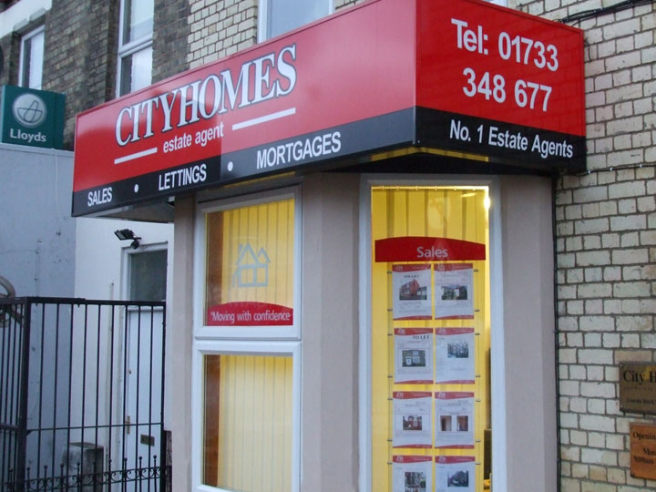 Estate agent signage