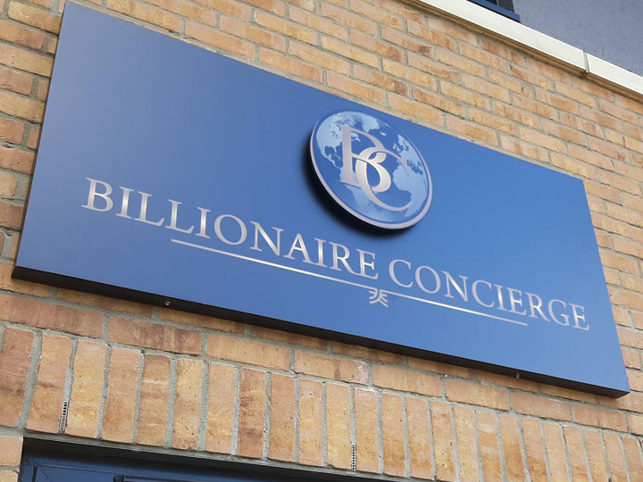 Illuminated outdoor signage