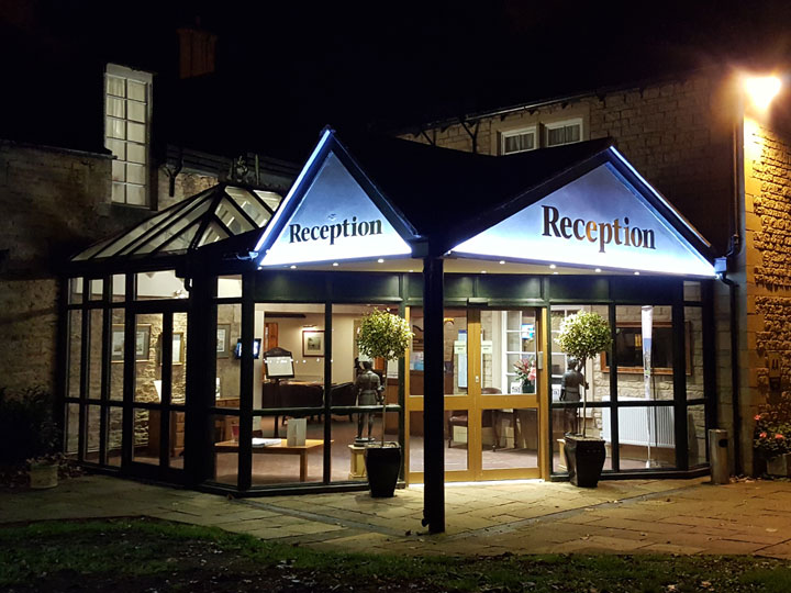 Illuminated reception sign