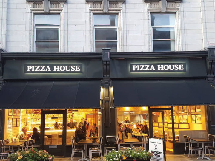 Pizza House signage