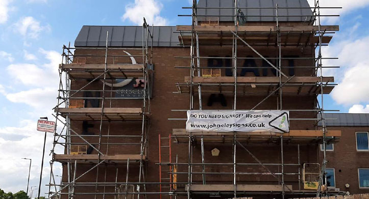 Scaffolding signs