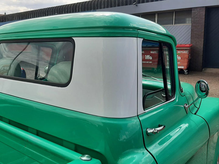 Vehicle graphics